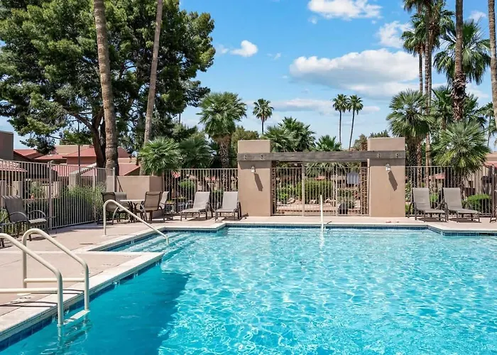 Cozy Cove * Scottsdale